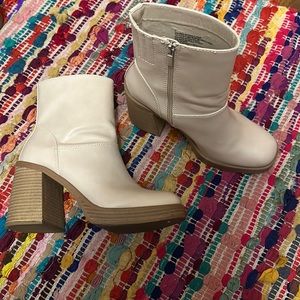 Universal Thread Heeled Platform Boot